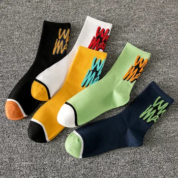 Komik çoraplar erkek Alfabe Moda spor çorapları Penye Pamuk Vahşi Kişilik Hip-Hop Çift Çorap
